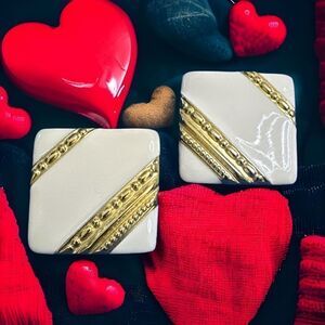 Vintage 80’s Givenchy Gold Tone Cream Beige Enamel Clip Earrings